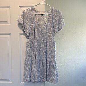 Universal Thread Floral V-Neck Short Sleeve Dress